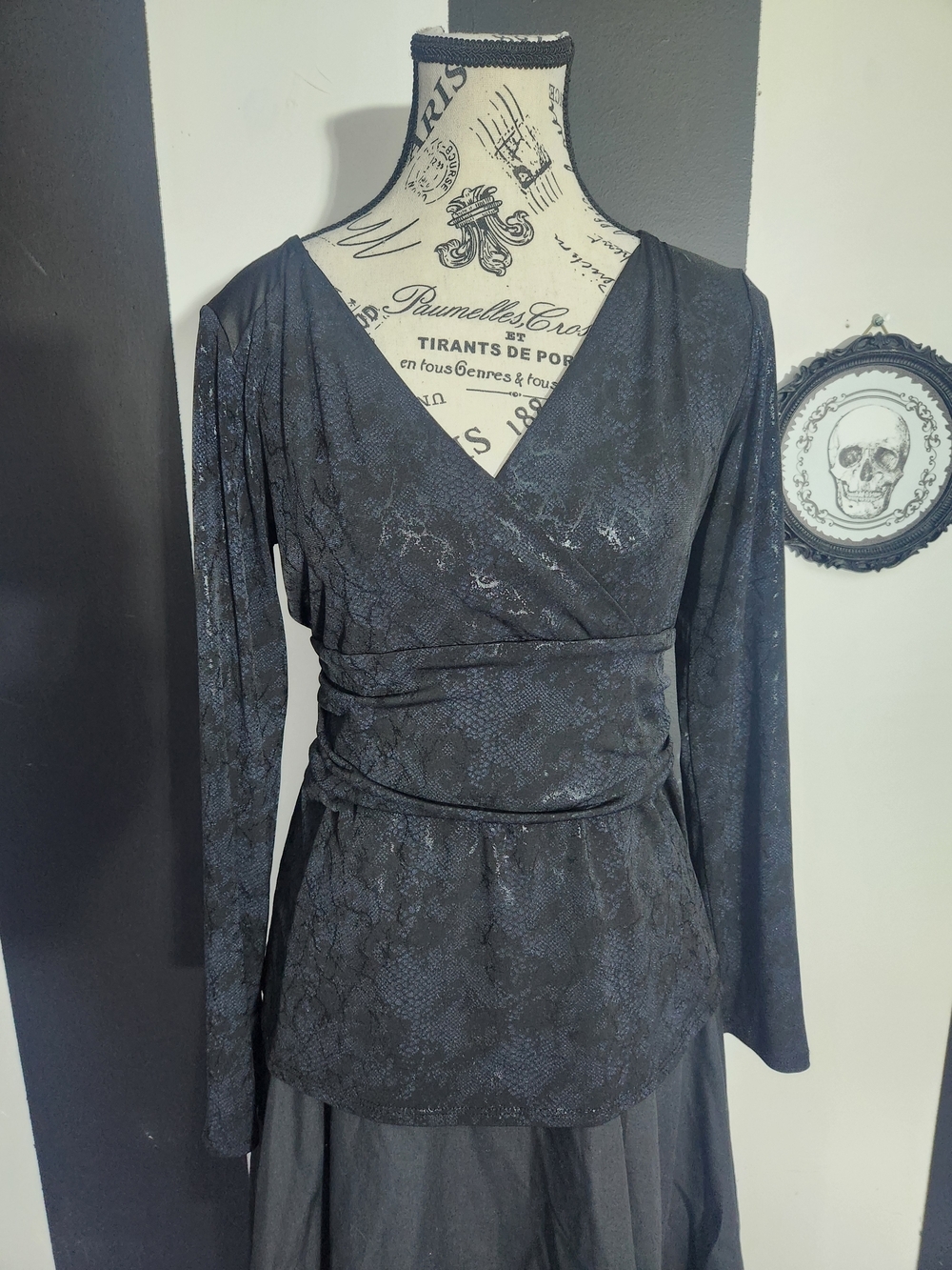 Medusa Snakeskin Top - Picture 2 of 6